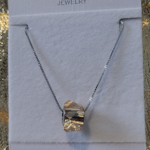 SWAROVSKI CRYSTAL NECKLACE - Picture 10 of 11